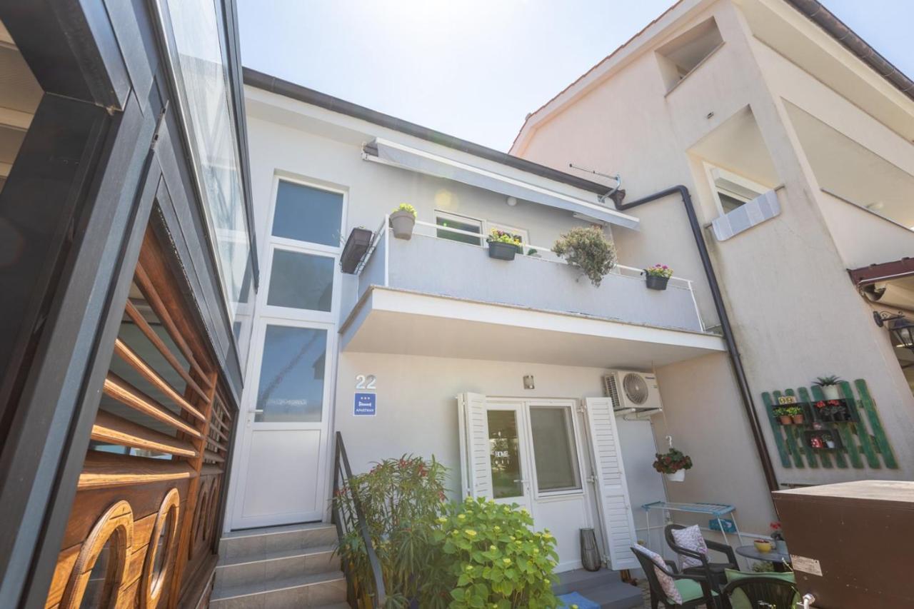 Apartment Oleander Малинска Екстериор снимка